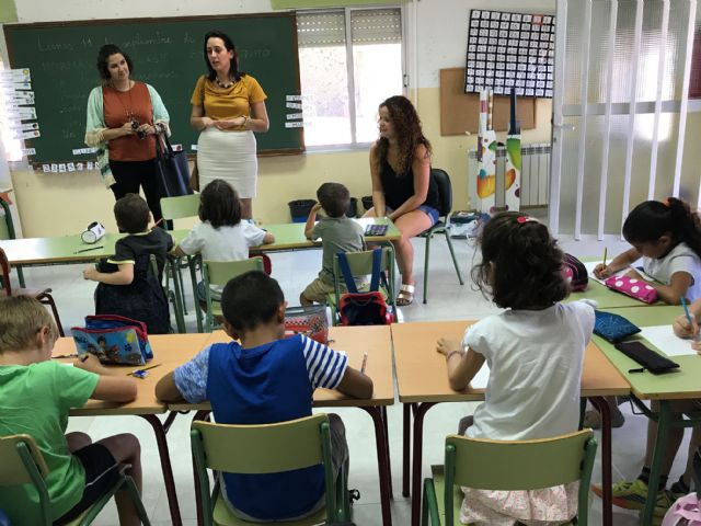 Visitan el colegio de Los Meroños, en la apertura del curso escolar - 3, Foto 3