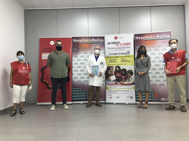 “Tu carpeta amiga, tu amigo voluntario” llega al Hospital de Molina de manos de Fundación FADE - 3, Foto 3
