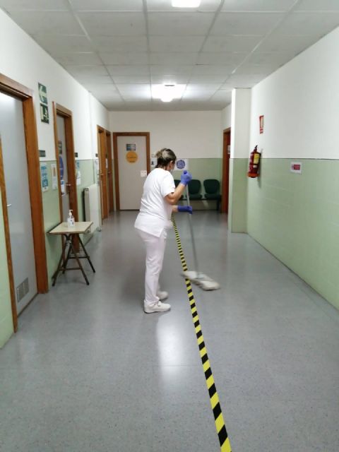 El Ayuntamiento de Molina de Segura ha empleado más de 10.500 horas de trabajo en labores de limpieza y desinfección de los centros educativos de la localidad - 2, Foto 2