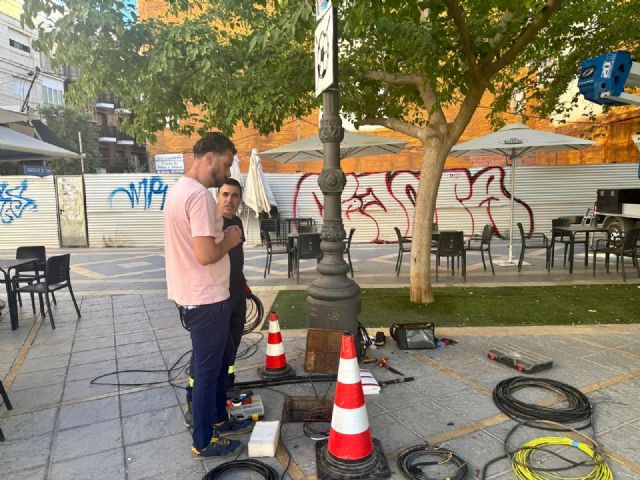 El Gobierno de Lorca realiza una nueva actuación en el casco histórico y renueva la iluminación de la Plaza San Vicente - 3, Foto 3
