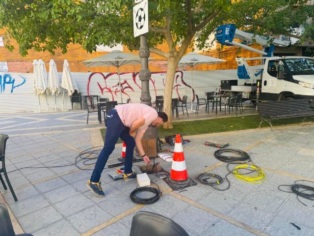 El Gobierno de Lorca realiza una nueva actuación en el casco histórico y renueva la iluminación de la Plaza San Vicente - 4, Foto 4