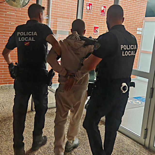 La Policía Local de Las Torres de Cotillas detiene a una persona con 10 requisitorias judiciales - 1, Foto 1