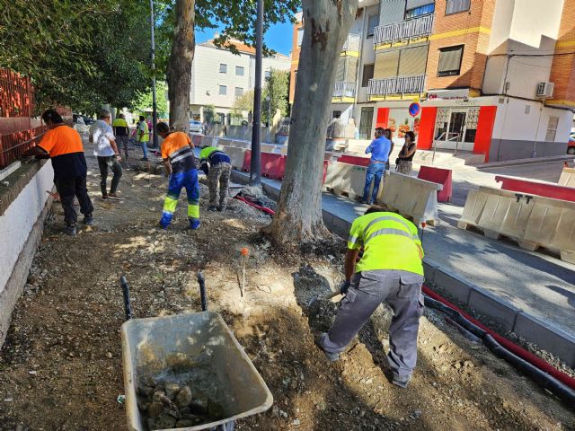 El Ayuntamiento de Caravaca ejecuta las obras para mejorar el tráfico y la seguridad vial en la calle Doctor Robles - 2, Foto 2