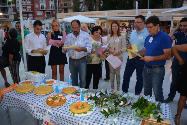 Mañana se clausura la VIII Feria Empresarial del Comercio y los Servicios de Águilas, en la que durante cinco días se han vendido auténticos chollos - 3, Foto 3