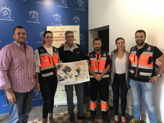 El Ayuntamiento conmemora el Día Europeo por la Concienciación del Paro Cardiaco con una actividad en Plaza de Calderón - 1, Foto 1
