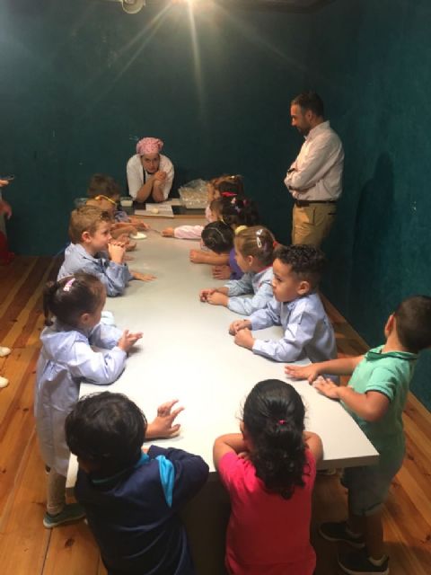 Escolares del CEIP Avileses disfrutan de la cocina gracias a los talleres incluidos en la oferta educativa de Mi Ciudad Enseña - 3, Foto 3