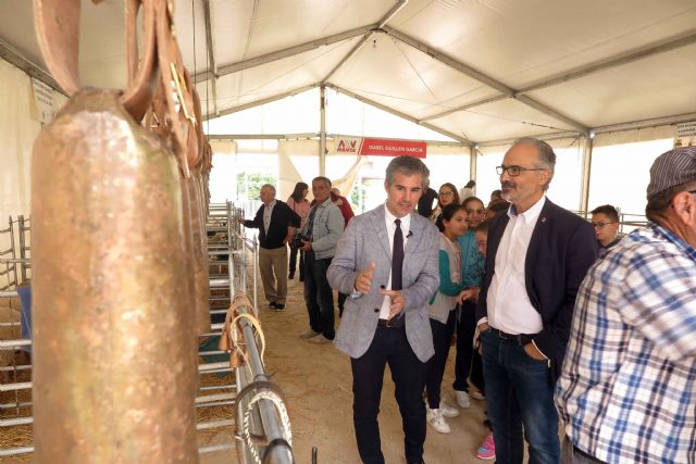 La tercera edición de la Feria del Ovino Segureño y de la Ganadería Extensiva de Caravaca arranca con las visitas de escolares - 1, Foto 1