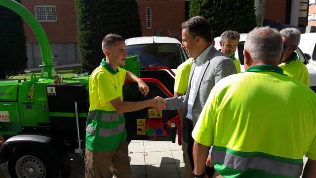 Lorca apuesta por potenciar sus zonas verdes con un 50% más de operarios para su mantenimiento y plantando más de 400 árboles, 10.000 arbustos y 150.000 flores de temporada - 1, Foto 1