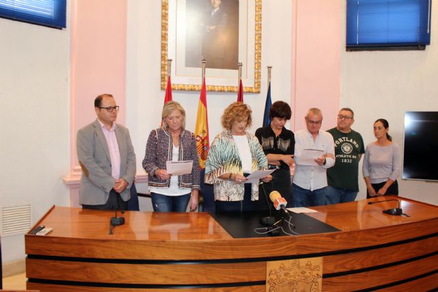 Alcantarilla conmemora el Día Internacional de la Niña, con la lectura de una Declaración Institucional por todos los grupos municipales en el Ayuntamiento - 5, Foto 5