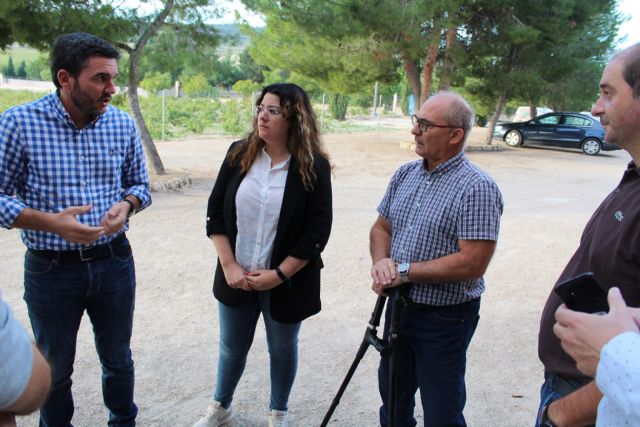 El concejal de Agricultura solicita al consejero que se agilicen los arreglos de caminos - 1, Foto 1