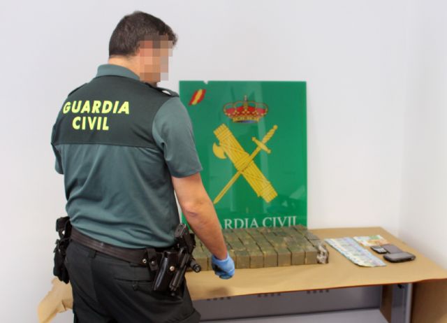 La Guardia Civil intercepta un vehículo con 34 kilos de hachís - 2, Foto 2