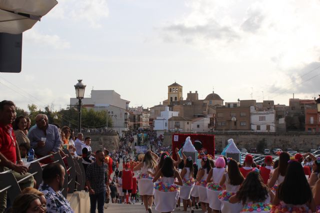 Los 'Chichilones Tiki Aloha' ganan el desfile de carrozas 2022 de Puerto Lumbreras - 1, Foto 1