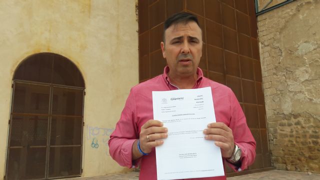 El abandono durante más de tres años y medio de la iglesia de San Pedro provoca la aparición de grafitis en las paredes del templo, construido en el siglo XV - 1, Foto 1