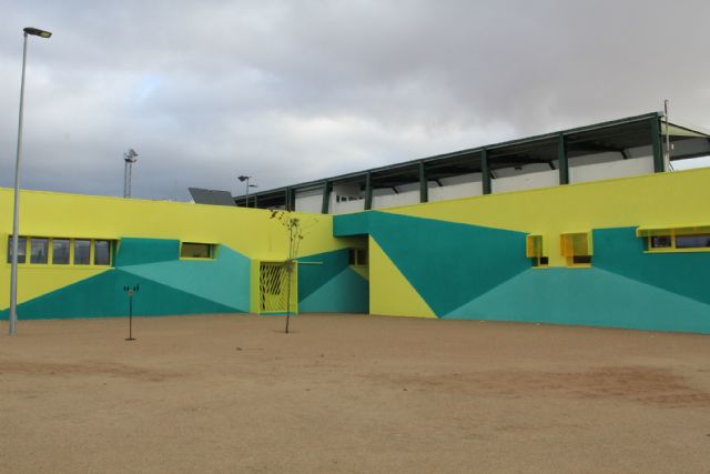 Finalizan las obras del nuevo edificio de vestuarios y aseos del Polideportivo La Hoya - 2, Foto 2