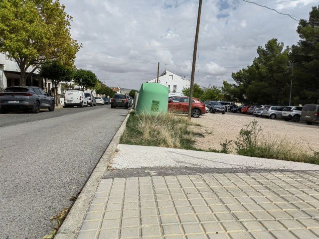 IU-Verdes propone que se asfalte el descampado del colegio Giner de los Ríos - 1, Foto 1