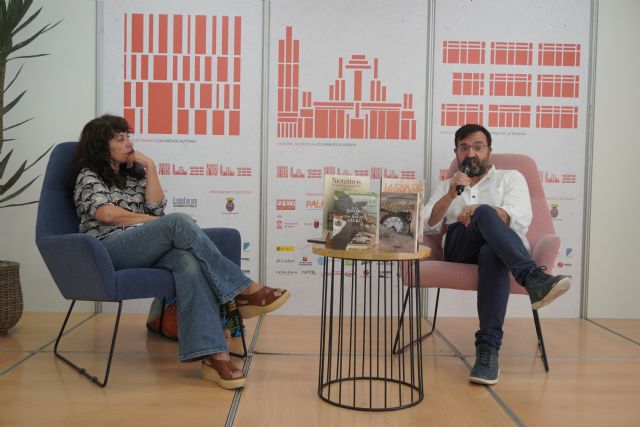 Robert Gavin Bonnar visitó la Feria del Libro de Murcia - 3, Foto 3