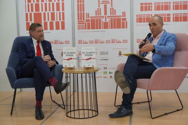 Robert Gavin Bonnar visitó la Feria del Libro de Murcia - 5, Foto 5