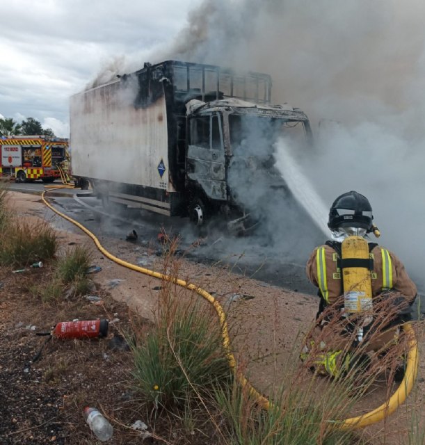 Incendio de un camión en la Carretera Yecla-Jumilla - 1, Foto 1