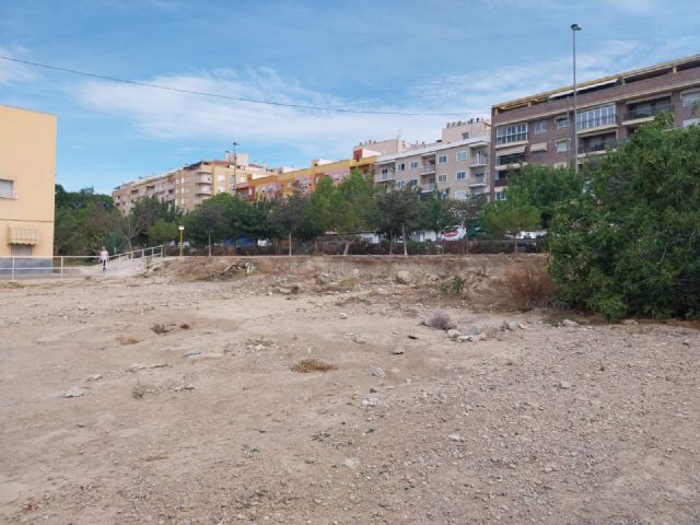 El equipo de Gobierno local de Molina de Segura inicia la contratación de las obras de un aparcamiento disuasorio en el Barrio de Santa Rita - 3, Foto 3