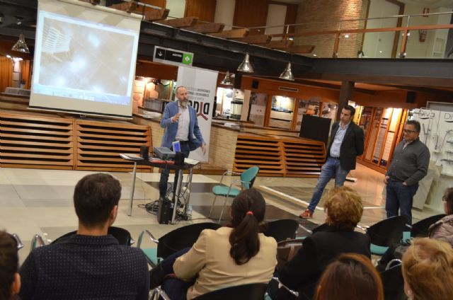 La cerámica tiene que mutar a un elemento que transmita sensaciones: Marco Scarabelli - 2, Foto 2