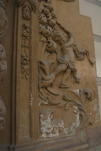 IU-V exige responsabilidades por el deterioro de la fachada del Palacio de Guevara, restaurada hace apenas dos años por Ferrovial - 2, Foto 2