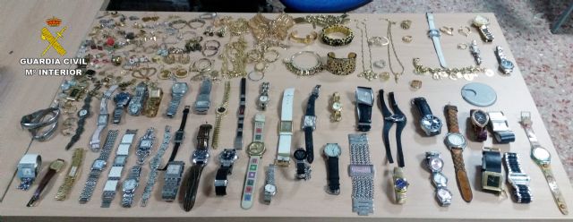 La Guardia Civil detiene a una violenta y peligrosa organización criminal dedicada a cometer atracos y robos con violencia - 1, Foto 1