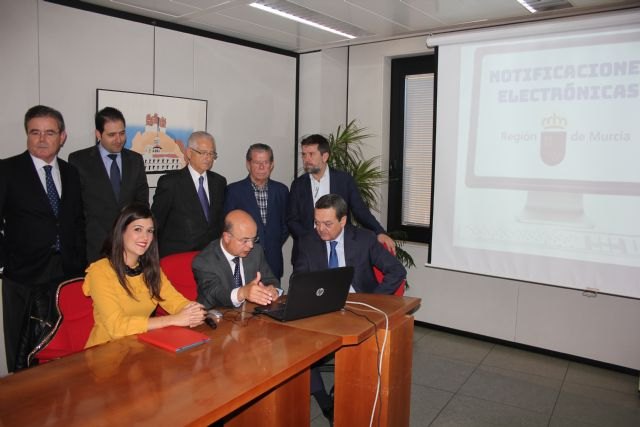 La Administración regional enviará más de medio millón de notificaciones anuales de forma exclusivamente electrónica - 1, Foto 1
