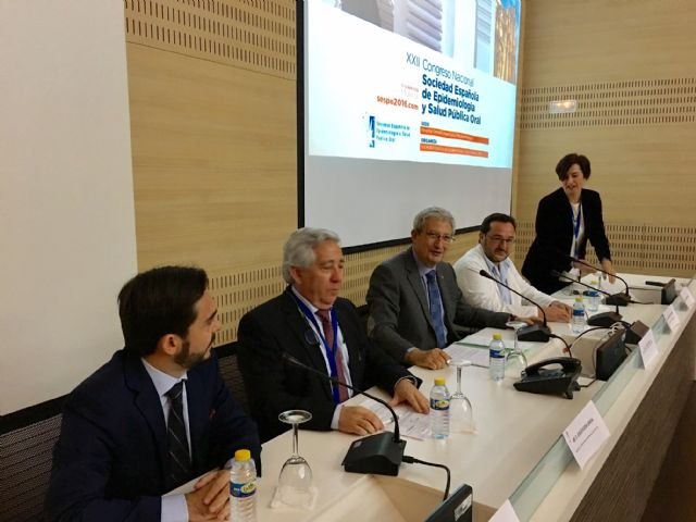 Sanidad presta cuidados preventivos dentales gratuitos en 40 centros de salud de la Región - 1, Foto 1