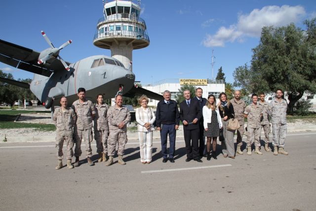La UCAM impartirá formación en inglés a instructores de la Base Aérea de Alcantarilla - 1, Foto 1