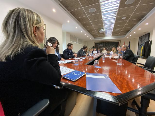 Los comercios de la Región podrán abrir el próximo año hasta 16 domingos y festivos - 1, Foto 1