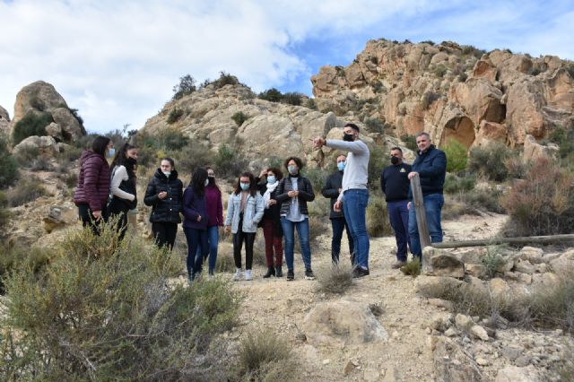 Un grupo de alumnos del IES Dr. Pedro Guillén de Archena reforestarán el Monte Ope, un icono típico de la población - 2, Foto 2
