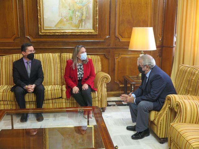 El presidente de la Asamblea Regional recibe a la nueva Cónsul de Ecuador en la Región - 1, Foto 1