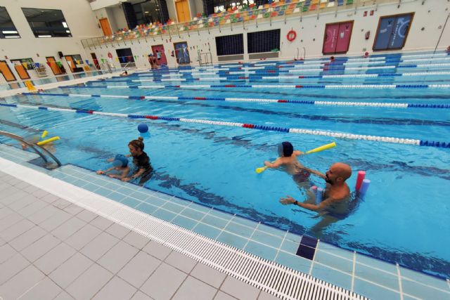 21 personas con diversidad funcional se benefician del programa municipal gratuito de natación adaptada - 2, Foto 2