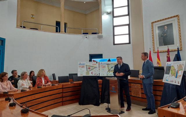 El Ayuntamiento de Alcantarilla y la Comunidad renovarán en 2023 las plazas de España y Don Quijote de la Mancha - 2, Foto 2
