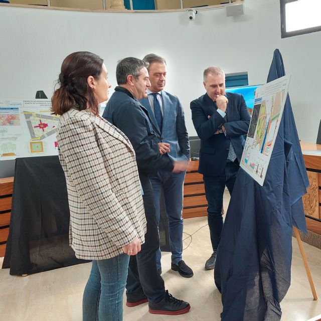 El Ayuntamiento de Alcantarilla y la Comunidad renovarán en 2023 las plazas de España y Don Quijote de la Mancha - 4, Foto 4