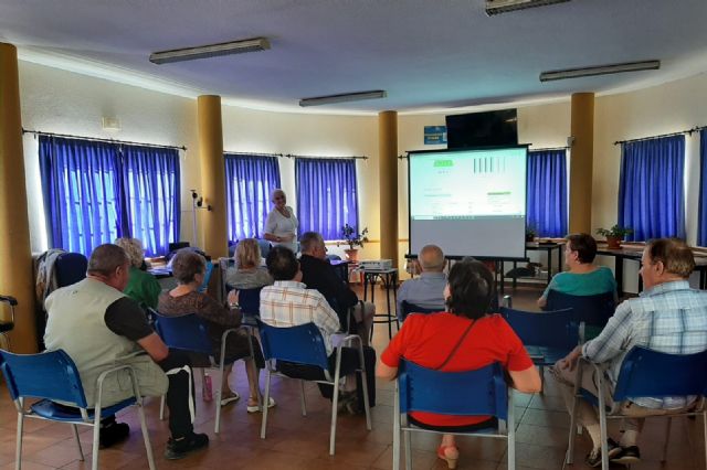 Aguas de Lorca imparte talleres formativos para acercar los servicios digitales a las personas mayores - 1, Foto 1