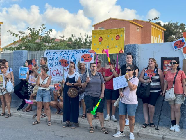 MC fuerza la instalación de fuentes de agua fría en los colegios de Cartagena - 2, Foto 2