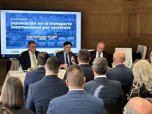 Fomento reclama las infraestructuras estatales necesarias para reforzar la competitividad en el sector del transporte por carretera de la Región - 2, Foto 2
