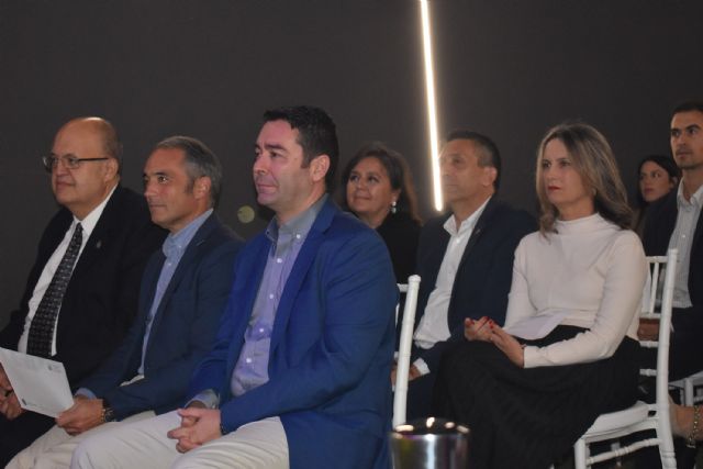 Charo Romero, Publimedia Eventos, Ciclos Sarabia, Panadería Paco, Blitz, Suministros Clemente, Onda 92 y Carnicería Carrillo, premiados en la I Gala del Comercio torre&ntilde;o - 5, Foto 5