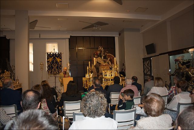 El escultor Antonio Jesús Yuste Navarro recibe en Cieza el IXI premio la hornacina por su grupo escultórico del Santo Entierro - 4, Foto 4