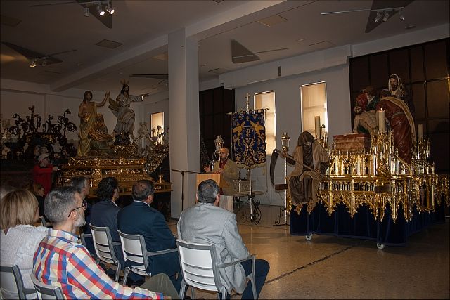 El escultor Antonio Jesús Yuste Navarro recibe en Cieza el IXI premio la hornacina por su grupo escultórico del Santo Entierro - 5, Foto 5