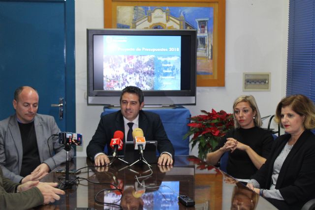 El alcalde de Alcantarilla, en rueda de prensa, sostiene la responsabilidad de unos presupuestos, frente a los caprichos populistas, requiere sensatez y predisposición para alcanzar un consenso - 1, Foto 1