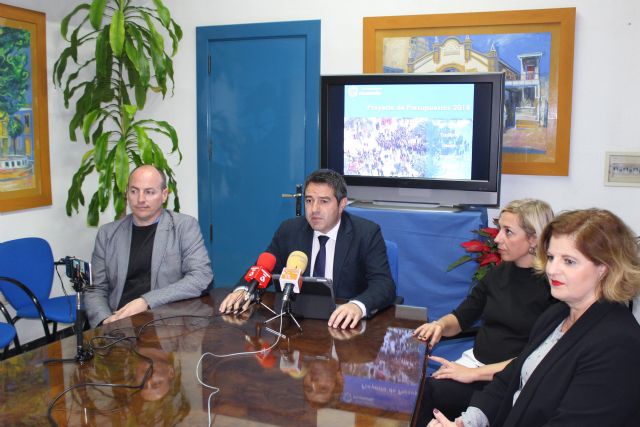 El alcalde de Alcantarilla, en rueda de prensa, sostiene la responsabilidad de unos presupuestos, frente a los caprichos populistas, requiere sensatez y predisposición para alcanzar un consenso - 3, Foto 3