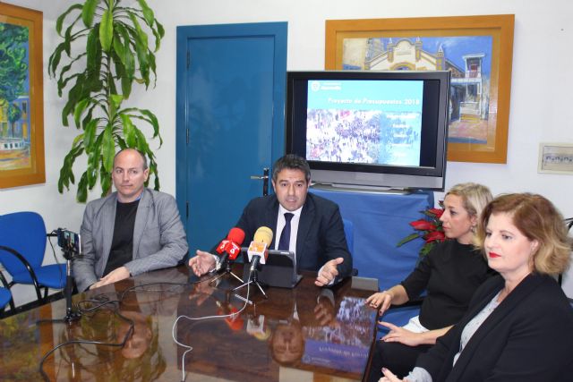 El alcalde de Alcantarilla, en rueda de prensa, sostiene la responsabilidad de unos presupuestos, frente a los caprichos populistas, requiere sensatez y predisposición para alcanzar un consenso - 4, Foto 4