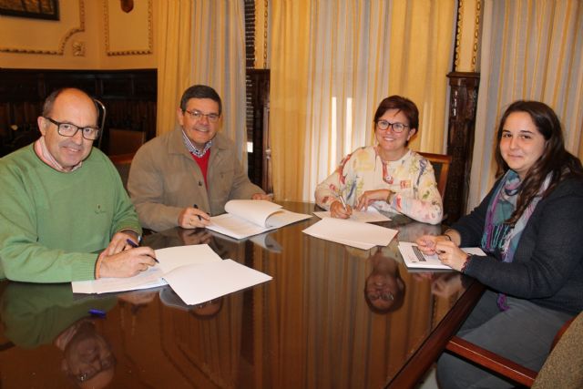 El Ayuntamiento firma los convenios con las bandas de música - 1, Foto 1