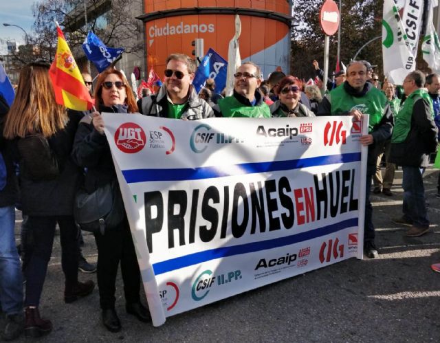 Funcionarios de prisiones de la Región de Murcia, afiliados a CSIF, han viajado hoy a Madrid - 1, Foto 1