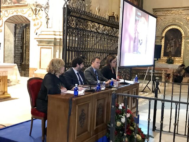 López Miras presenta el libro ´Lorca: ayer y hoy´, de la fotógrafa María José Ruíz - 1, Foto 1