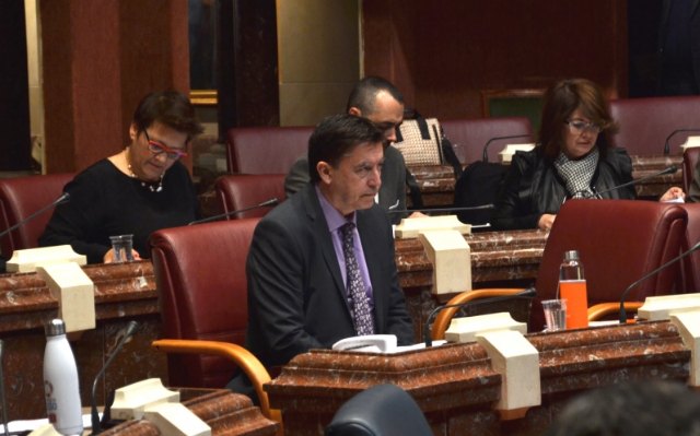 Ciudadanos impulsa la gratuidad del servicio de televisión y conexión a Internet en hospitales y centros de salud públicos - 1, Foto 1