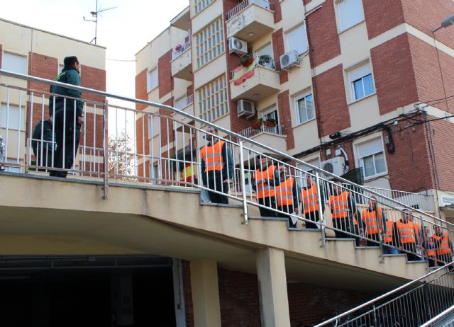 La Guardia Civil realiza un simulacro de evacuación, en el acuartelamiento de Vistalegre-Murcia - 2, Foto 2
