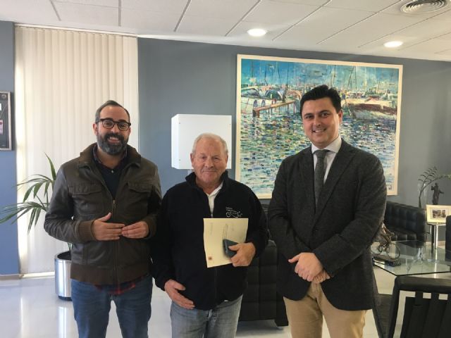 El Ayuntamiento renueva su colaboración con Coros y Danzas Mar Menor, Amigos del Belén y Abomar - 2, Foto 2